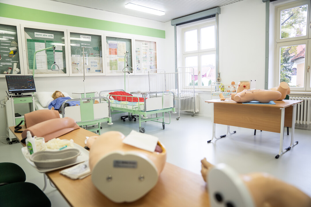 Stredná zdravotnícka škola v Skalici má nové vybavenie odborných učební aj zmodernizované priestory