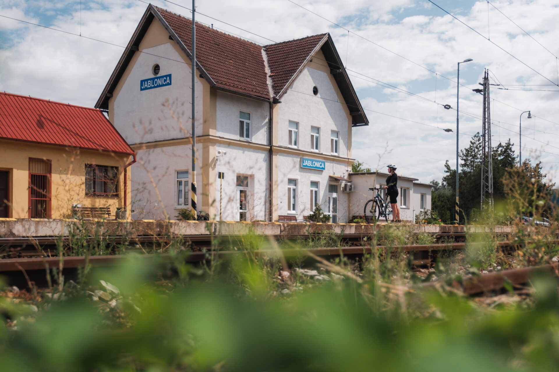 Cyklotúlačky po Záhorí zavedú výletníkov k zabudnutej železnici a predstavia im tvorbu Dušana Jurkoviča