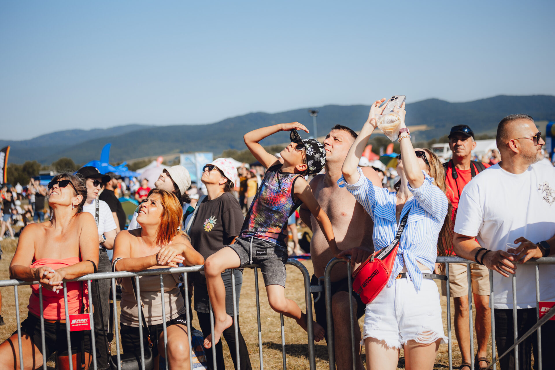 Festival letectva Piešťany 2025 priniesol víkend plný emócií, letu a radosti. Sobotná letecká show prilákala viac ako 25-tisíc návštevníkov.