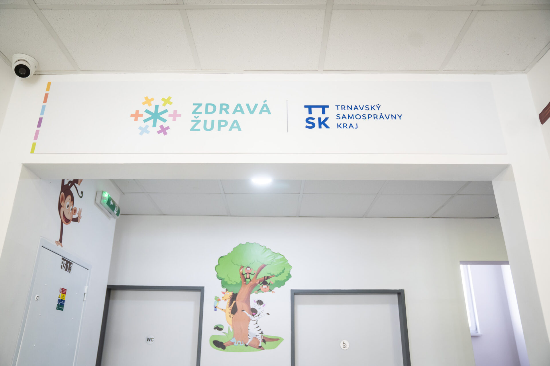 V sviatočnom období budú fungovať ambulantné pohotovosti, pohotovostné lekárne, regionálna autobusová doprava aj údržba ciest