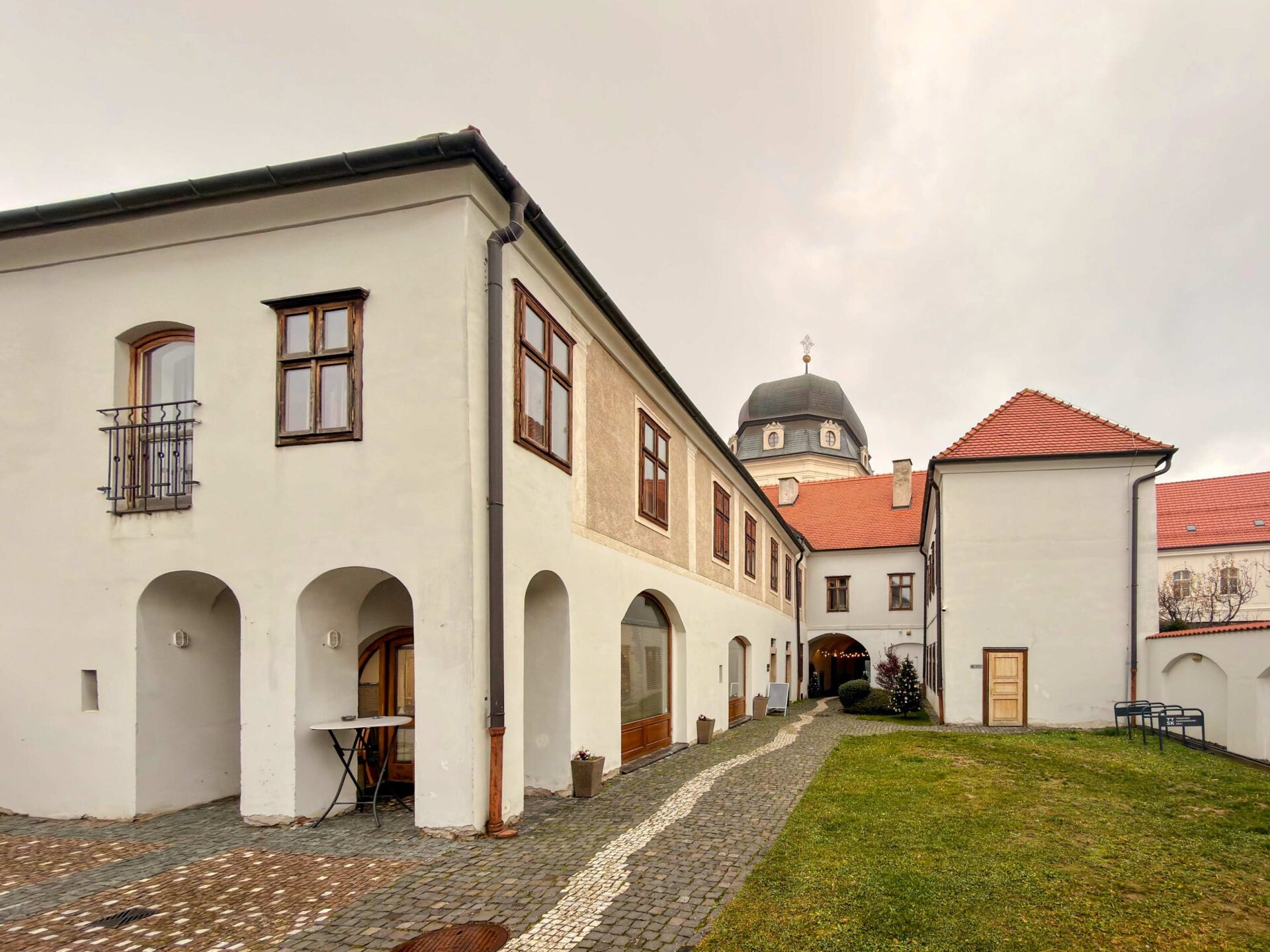 Príbeh Domu hudby vyrozpráva moderná expozícia, pri Smoleniciach vznikne altánok pre turistov