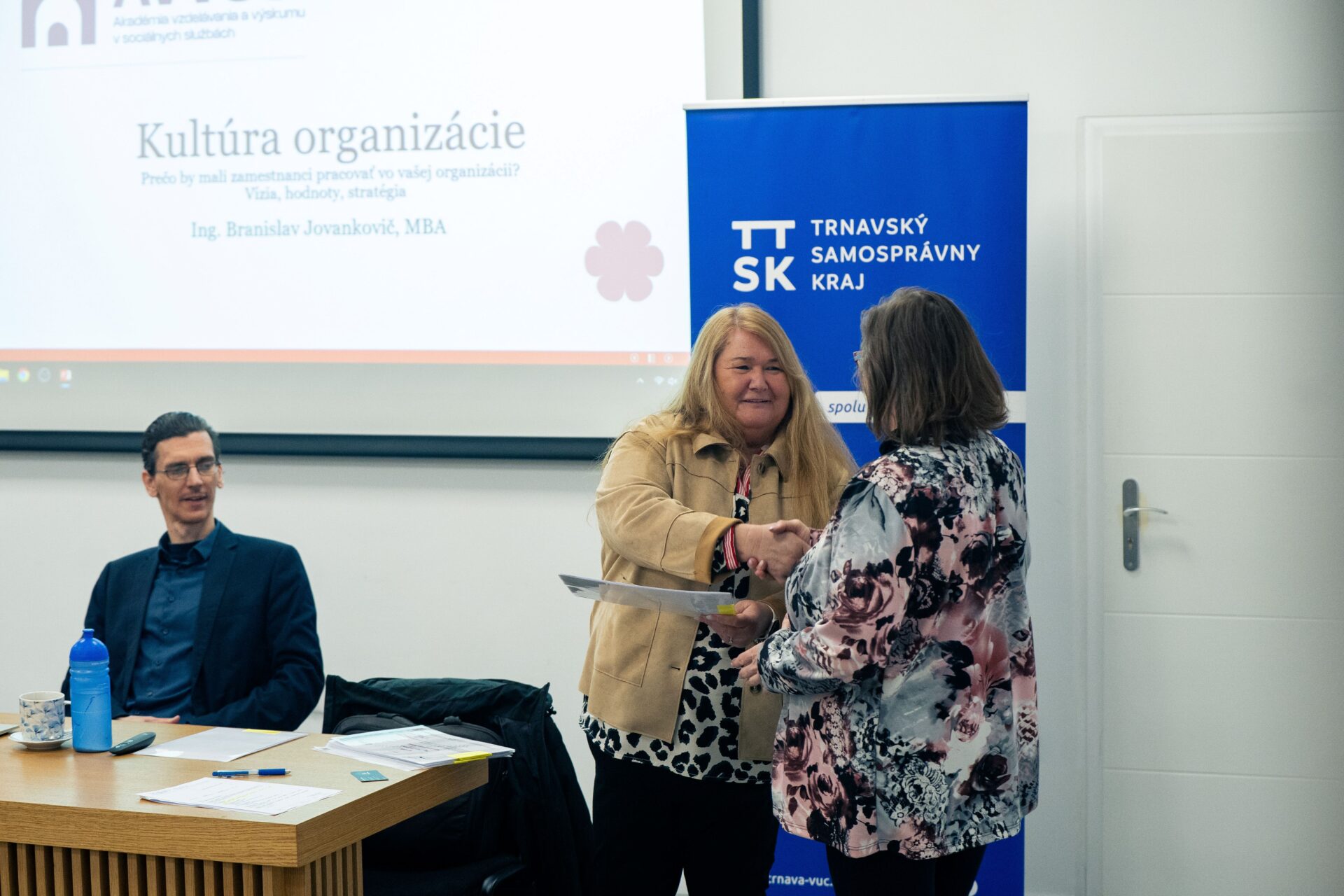 Trnavská župa zvyšuje latku v sociálnej starostlivosti: Odbornosť potvrdilo 81 osvedčení