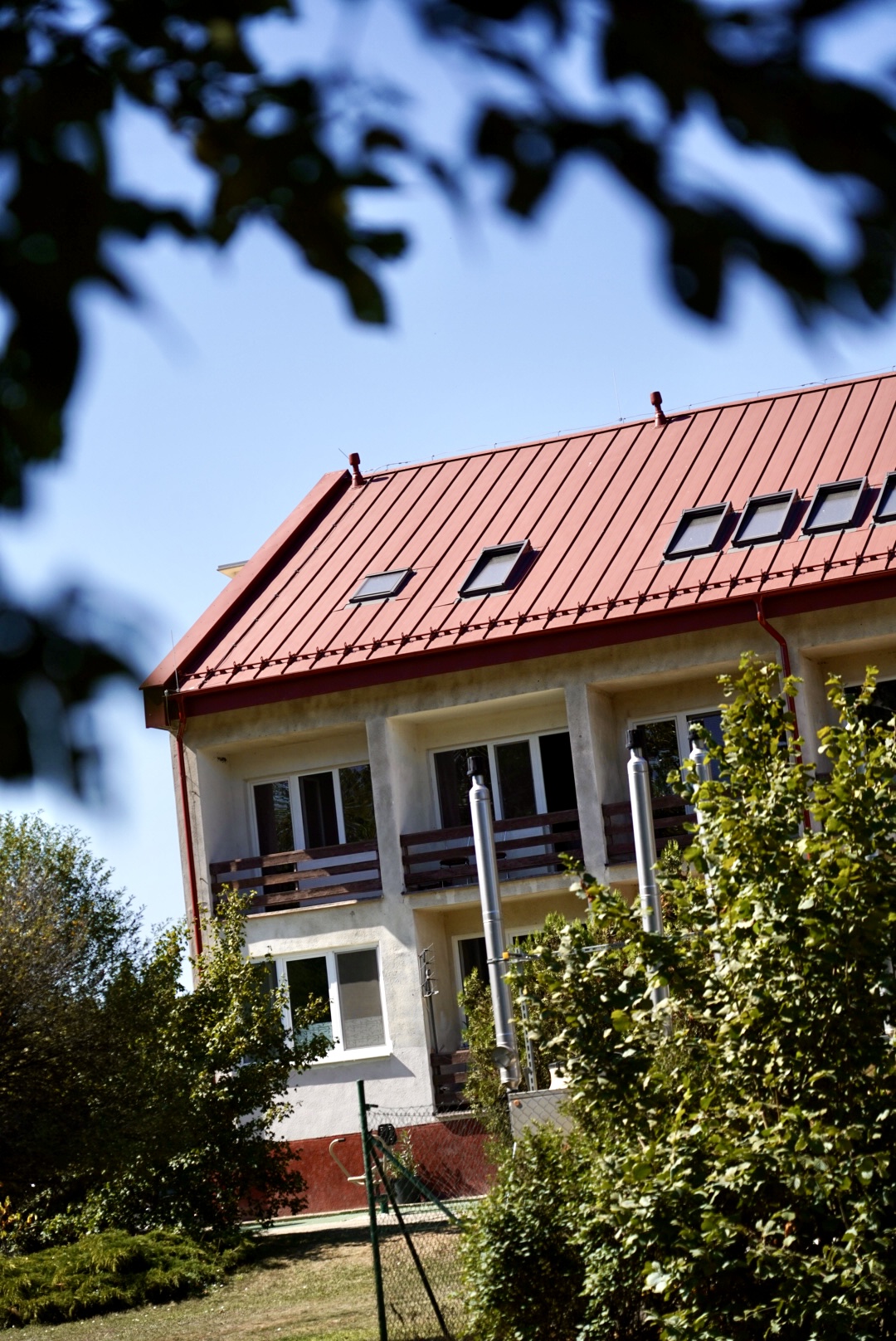 Župný Domov sociálnych služieb v Košútoch zdobí nová strecha: Župa investovala pol milióna eur pre vyšší komfort klientov a zamestnancov