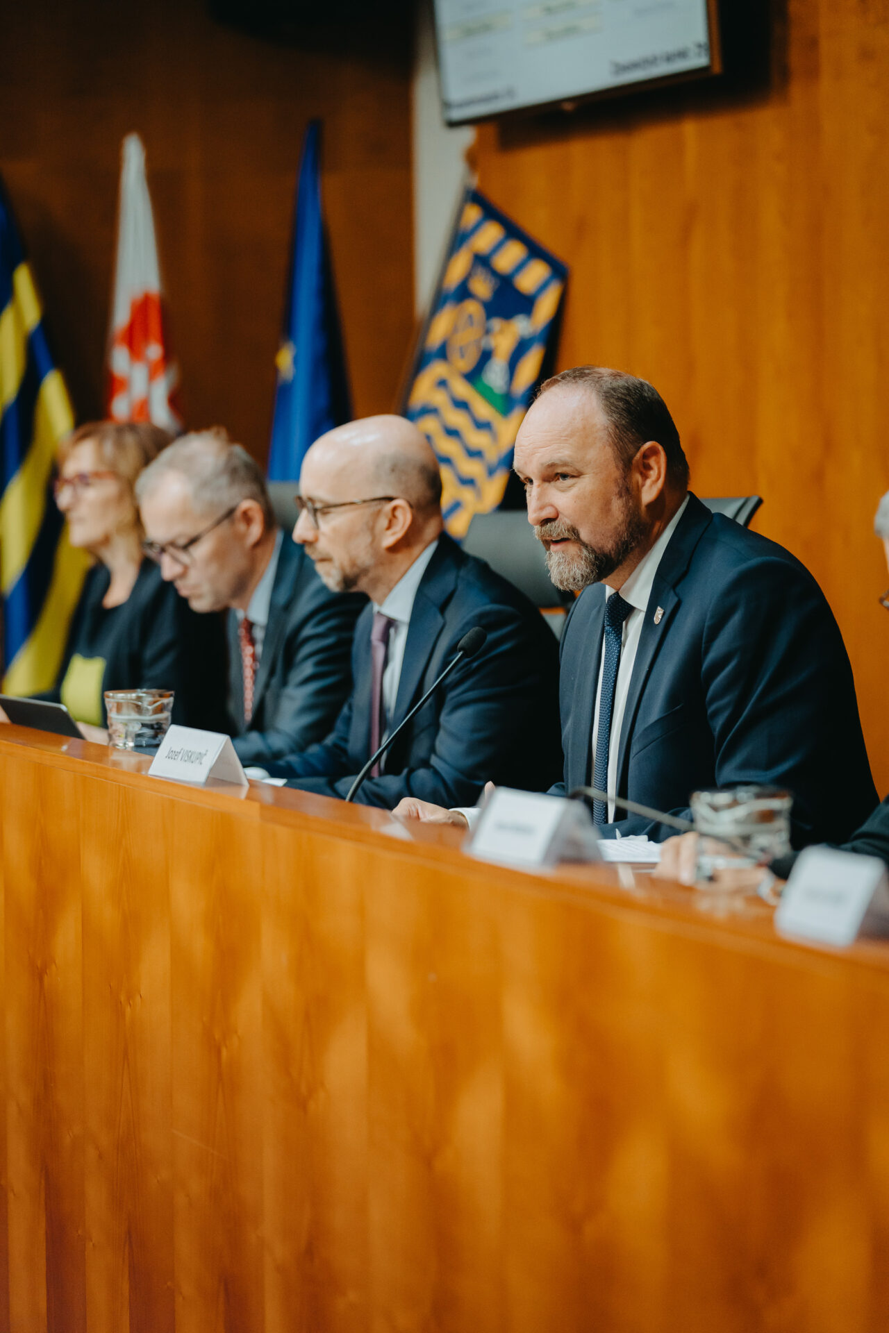 Krajskí poslanci rokovali poslednýkrát v tomto volebnom období.  Schválili investície do cyklodopravy, sociálnych služieb aj škôl