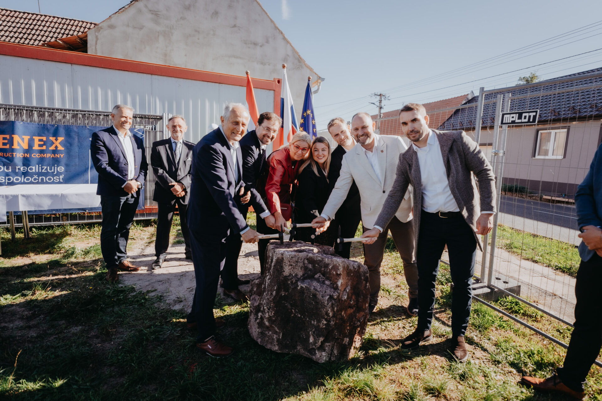 Trnavská župa začína stavať moderné centrum sociálnych služieb v Smolinskom: Nový domov tu nájde 30 klientov